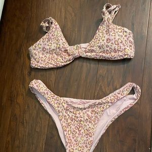 Dippin daisys cheetah bikini